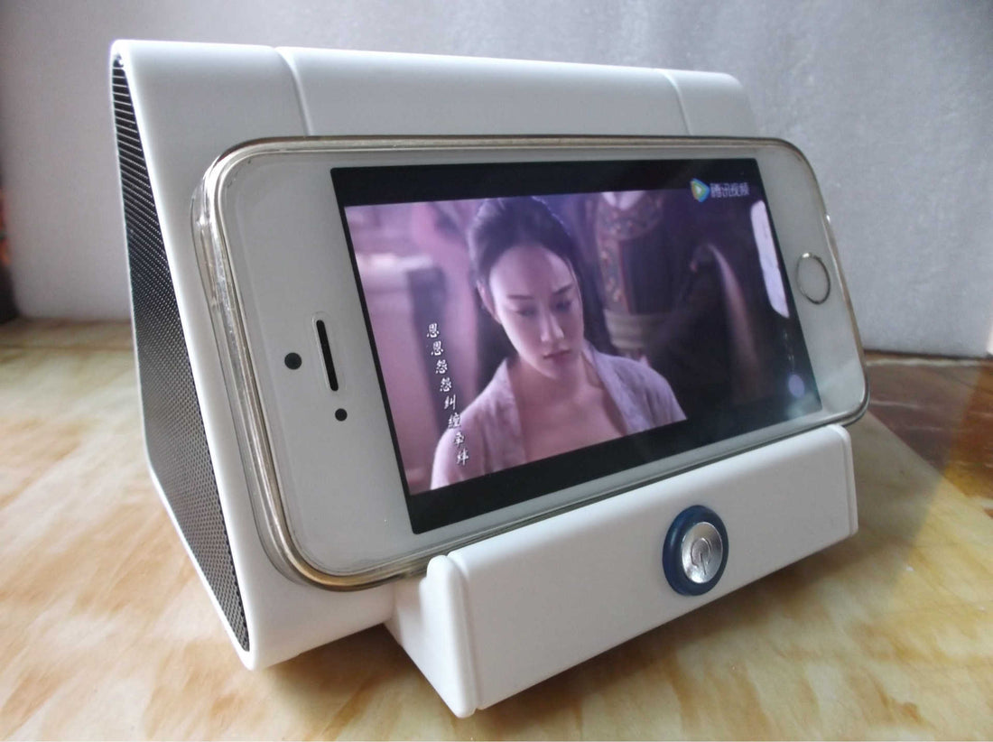 Smart Bluetooth Speaker - GlitchyPhones